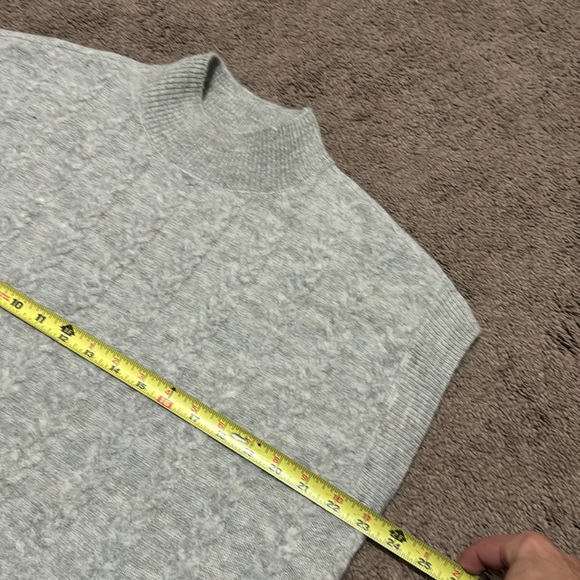 NWT New York & Co Sleeveless Sweater-Sz L-Cable Knit Detail-Grayish-Acrylic - Picture 13 of 15